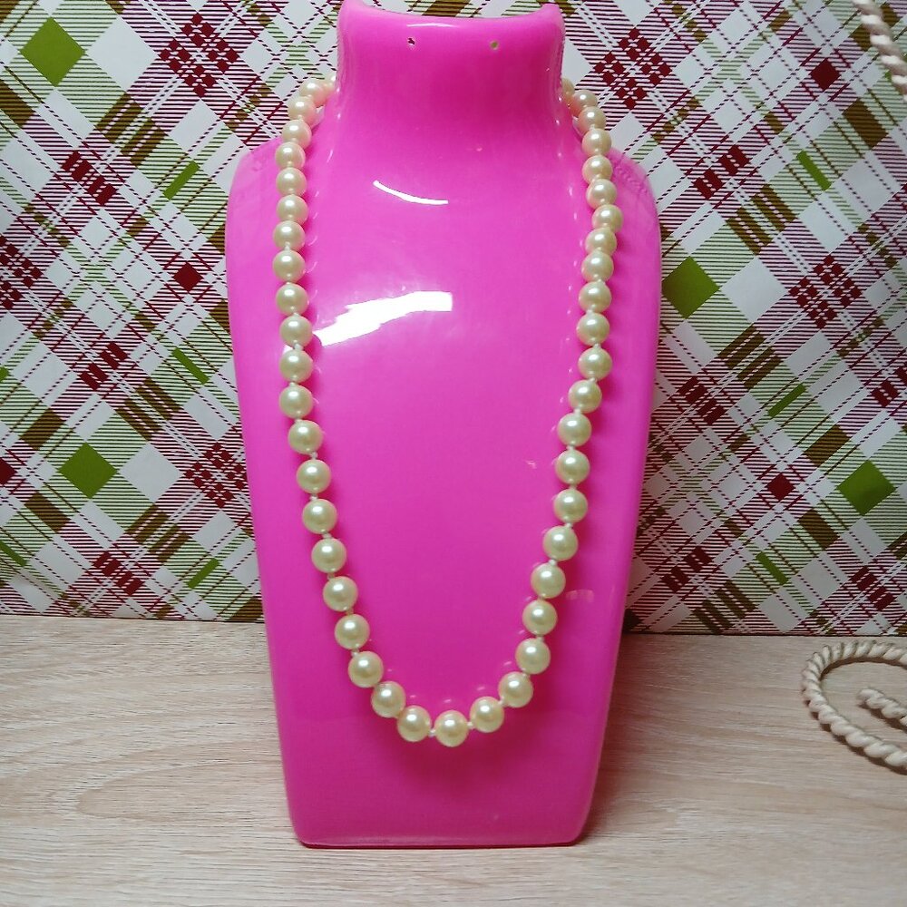 Avon Gold Tone Cream Faux Pearl Necklace Vintage Costume Jewelry #97